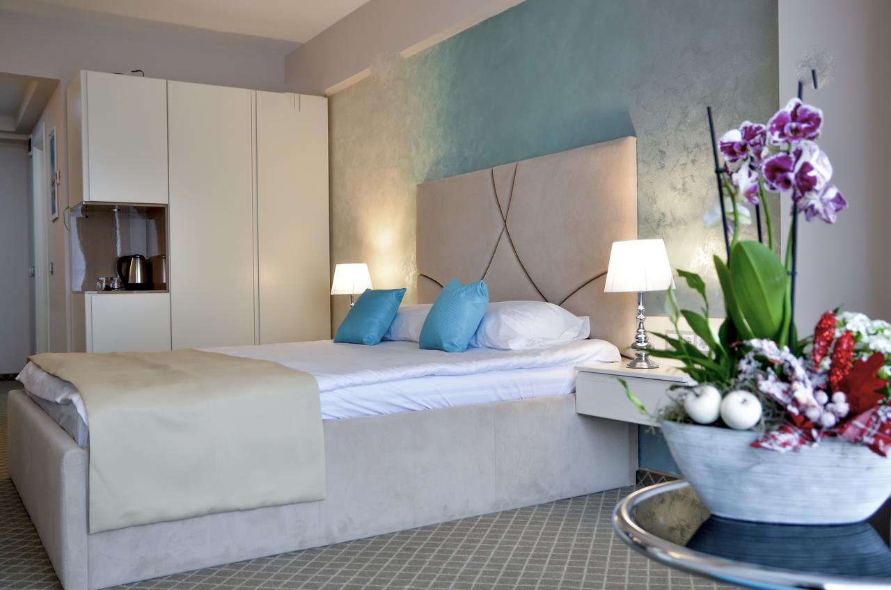 Hotel Afrodita -Vălenii de Munte Kültér fotó